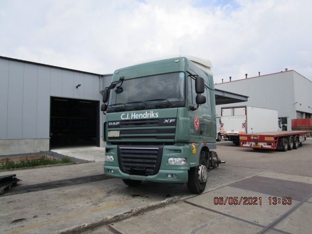 DAF XF 105 SPACE CABINE XF 105 EURO 5 - Cabine et intérieur: photos 1 DAF XF 105 SPACE CABINE XF 105 EURO 5 - Cabine et intérieur: photos 1
