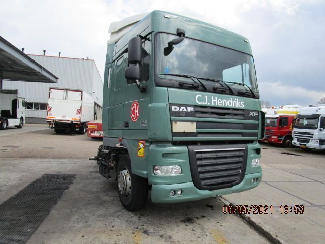 DAF XF 105 SPACE CABINE XF 105 EURO 5 - Cabine et intérieur: photos 2 DAF XF 105 SPACE CABINE XF 105 EURO 5 - Cabine et intérieur: photos 2