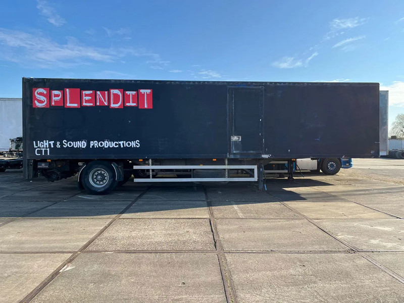 Netam-Fruehauf ONCRK 22110 - Semi-remorque fourgon: photos 4 Netam-Fruehauf ONCRK 22110 - Semi-remorque fourgon: photos 4