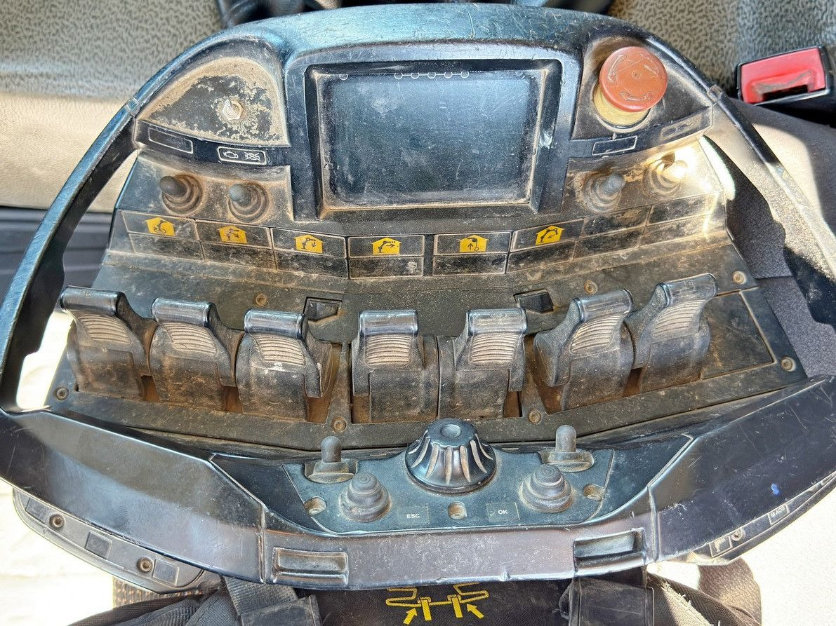 DAF CF 410 * PK 53002 - SH E/JIB PJ 125 E + FUNK*8x4 - crédit-bail DAF CF 410 * PK 53002 - SH E/JIB PJ 125 E + FUNK*8x4: photos 13 DAF CF 410 * PK 53002 - SH E/JIB PJ 125 E + FUNK*8x4 - crédit-bail DAF CF 410 * PK 53002 - SH E/JIB PJ 125 E + FUNK*8x4: photos 13