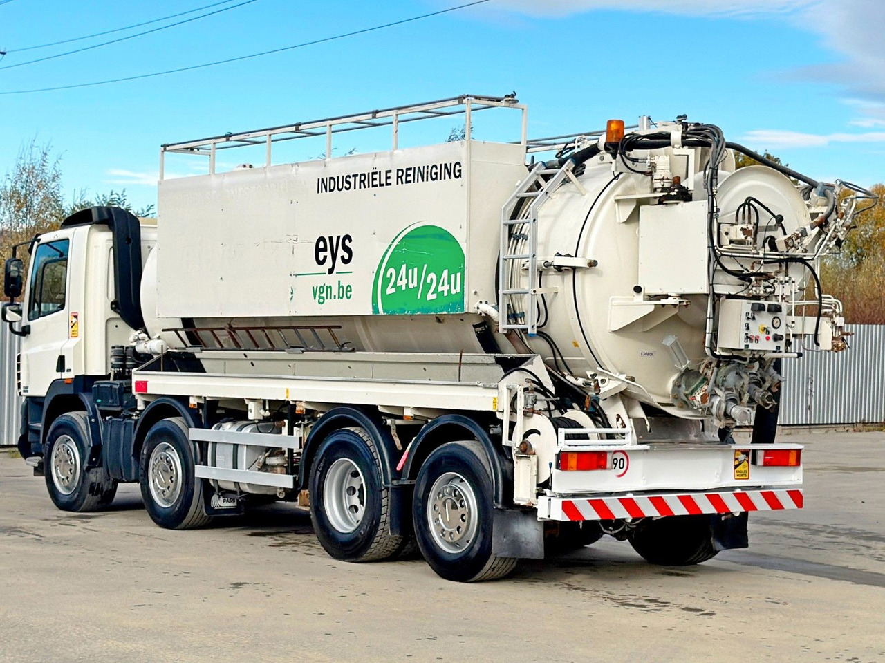 DAF CF 85.410 * Saug und Spülwagen +FUNK - Camion hydrocureur: photos 5 DAF CF 85.410 * Saug und Spülwagen +FUNK - Camion hydrocureur: photos 5