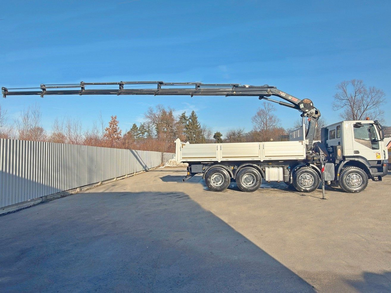 Iveco TRAKKER * HIAB 211 E - 6 HIDUO+ FUNK / 8x4 *TOP - Camion benne, Camion grue: photos 5 Iveco TRAKKER * HIAB 211 E - 6 HIDUO+ FUNK / 8x4 *TOP - Camion benne, Camion grue: photos 5