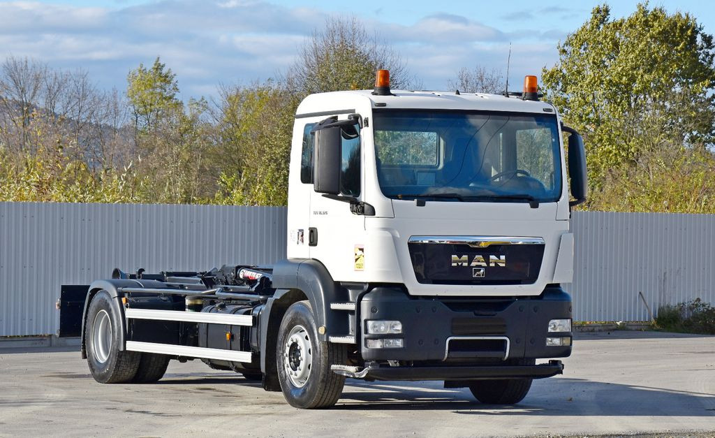 MAN TGS 18.320 Abrollkipper * Top Zustand! MAN TGS 18.320 Abrollkipper * Top Zustand! - Camion ampliroll: photos 2 MAN TGS 18.320 Abrollkipper * Top Zustand! MAN TGS 18.320 Abrollkipper * Top Zustand! - Camion ampliroll: photos 2