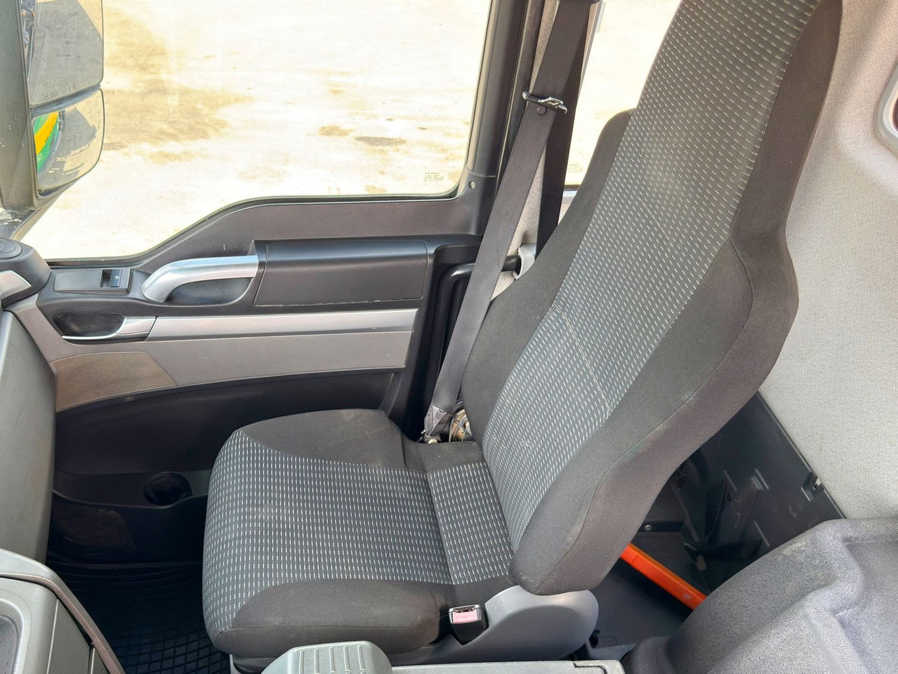 MAN TGS 33.360 * KIPPER 5,10 m / 6x4 * TOPZUSTAND - crédit-bail MAN TGS 33.360 * KIPPER 5,10 m / 6x4 * TOPZUSTAND: photos 10 MAN TGS 33.360 * KIPPER 5,10 m / 6x4 * TOPZUSTAND - crédit-bail MAN TGS 33.360 * KIPPER 5,10 m / 6x4 * TOPZUSTAND: photos 10