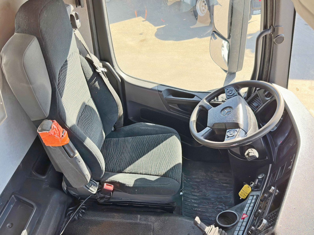 Camion malaxeur pompe neuf Mercedes-Benz AROCS 3743 * Betonpumpe + FUNK * 8x4 * TOP: photos 10 Camion malaxeur pompe neuf Mercedes-Benz AROCS 3743 * Betonpumpe + FUNK * 8x4 * TOP: photos 10