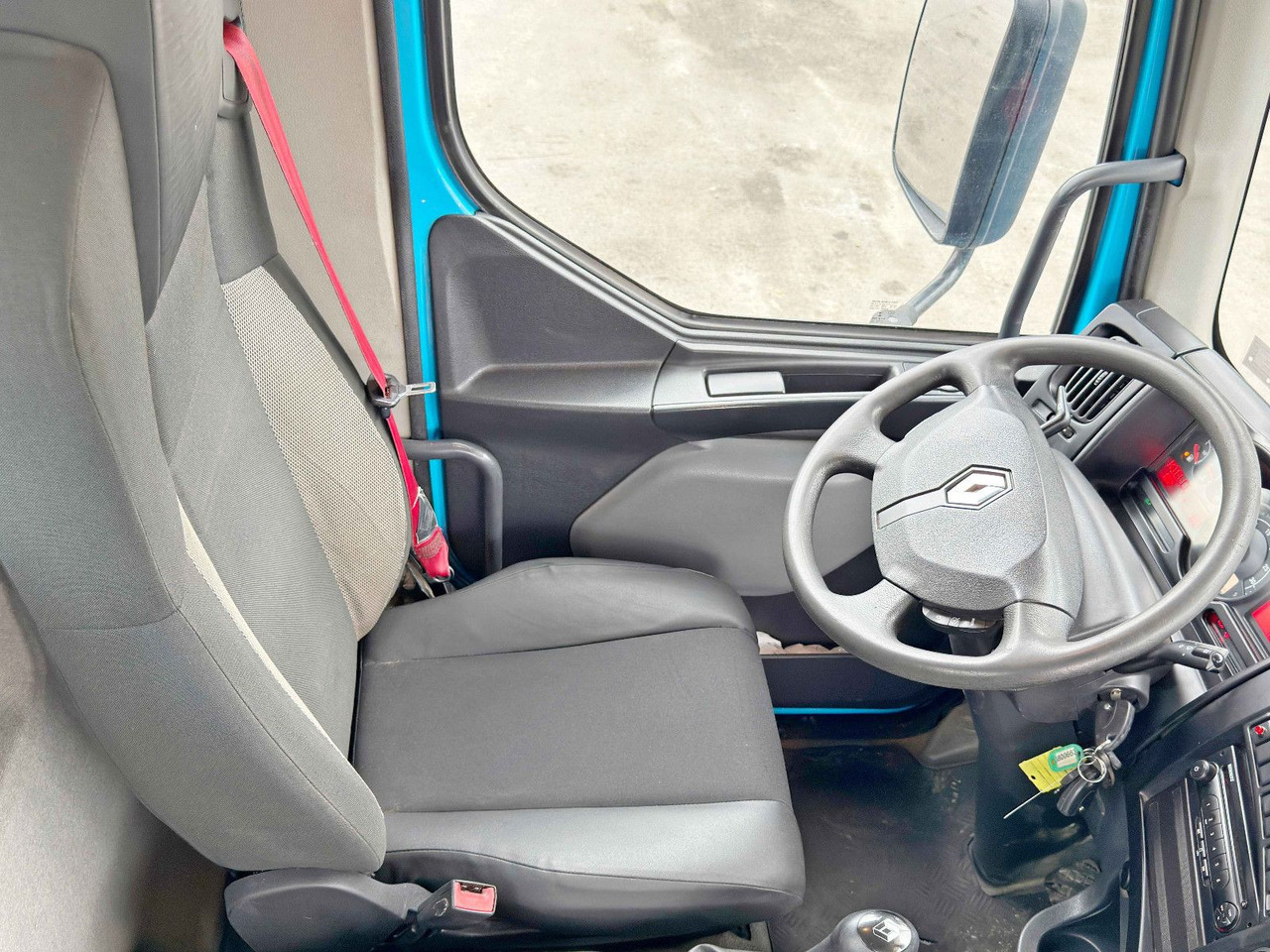 Renault C 320 * PK 12002 EH A + FUNK * TOPZUSTAND - crédit-bail Renault C 320 * PK 12002 EH A + FUNK * TOPZUSTAND: photos 12 Renault C 320 * PK 12002 EH A + FUNK * TOPZUSTAND - crédit-bail Renault C 320 * PK 12002 EH A + FUNK * TOPZUSTAND: photos 12