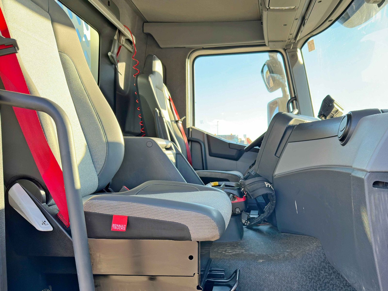 Renault C 380 *PRITSCHE 6,80m * PK 18002-EH C + FUNK*6x4 - crédit-bail Renault C 380 *PRITSCHE 6,80m * PK 18002-EH C + FUNK*6x4: photos 11