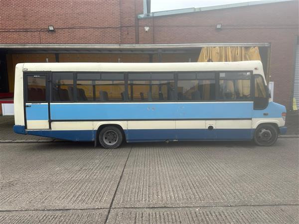 2000 Mercedes 814 Vario Automatic - Bus interurbain: photos 1 2000 Mercedes 814 Vario Automatic - Bus interurbain: photos 1