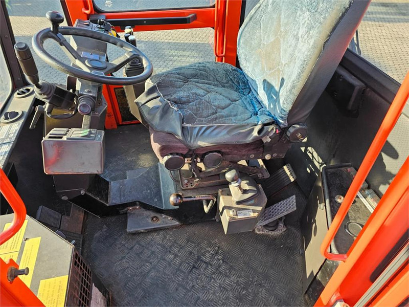 Kalmar DCB32 RoRo - Chariot élévateur diesel: photos 1 Kalmar DCB32 RoRo - Chariot élévateur diesel: photos 1