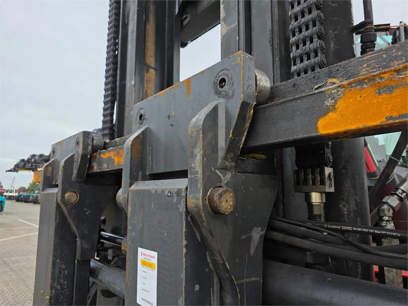 Chariot élévateur diesel Kalmar DCG330-12: photos 10 Chariot élévateur diesel Kalmar DCG330-12: photos 10