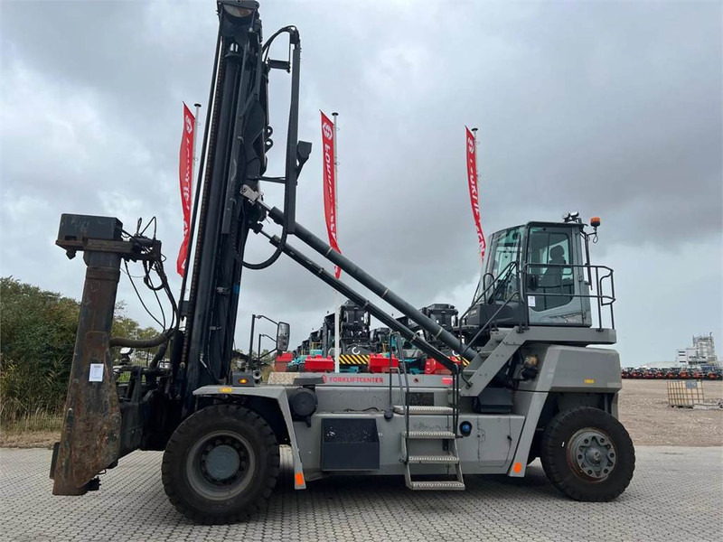 Kalmar DCG80-45ES6 - Chariot porte-conteneur: photos 2 Kalmar DCG80-45ES6 - Chariot porte-conteneur: photos 2
