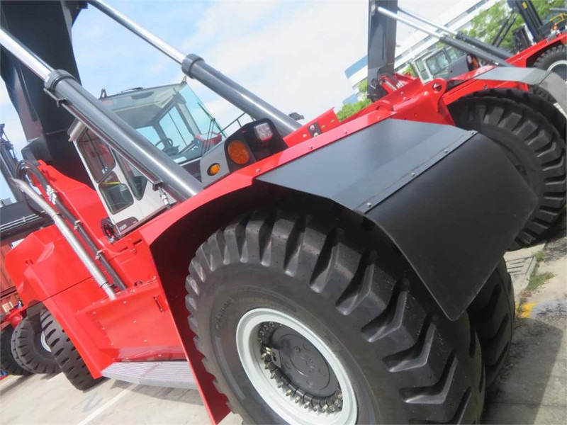 Kalmar DRU450-62S5 - Reach stacker: photos 2 Kalmar DRU450-62S5 - Reach stacker: photos 2