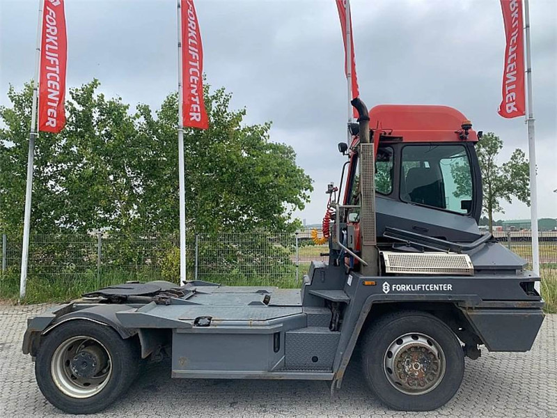Terberg RT222 4x4 - Tracteur portuaire: photos 2 Terberg RT222 4x4 - Tracteur portuaire: photos 2