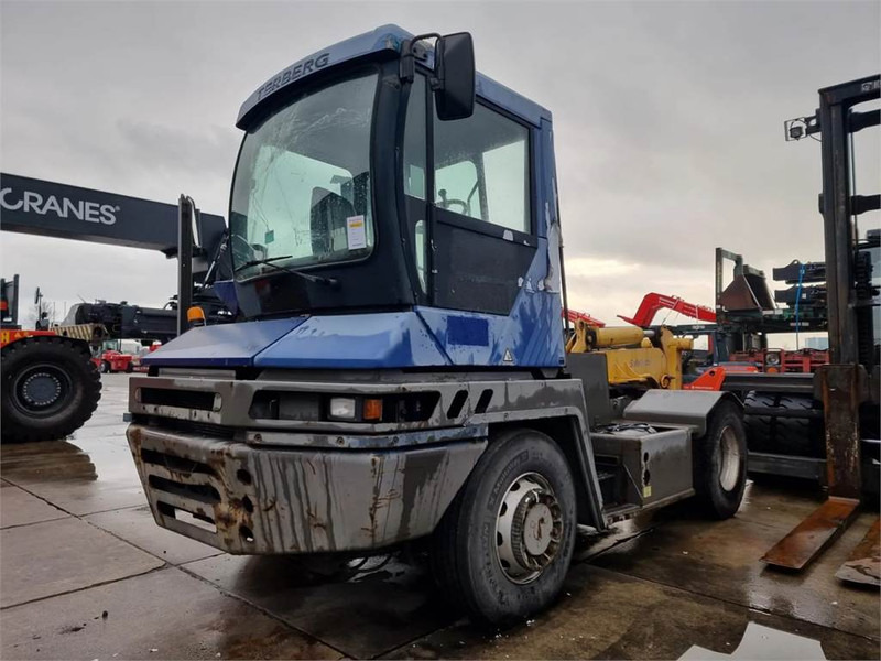 Terberg RT282 4x4 + safeneck - Tracteur portuaire: photos 2 Terberg RT282 4x4 + safeneck - Tracteur portuaire: photos 2