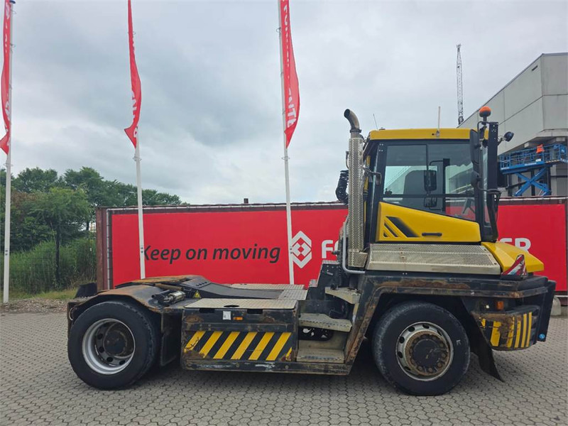Terberg RT283 4x4 - Tracteur portuaire: photos 3 Terberg RT283 4x4 - Tracteur portuaire: photos 3