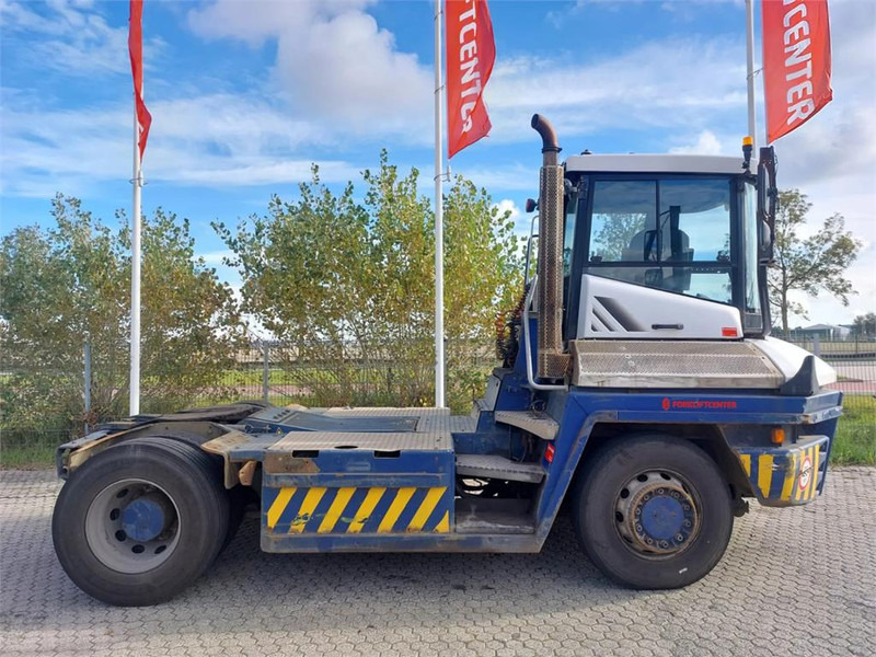 Terberg RT283 4x4 - Tracteur portuaire: photos 3 Terberg RT283 4x4 - Tracteur portuaire: photos 3