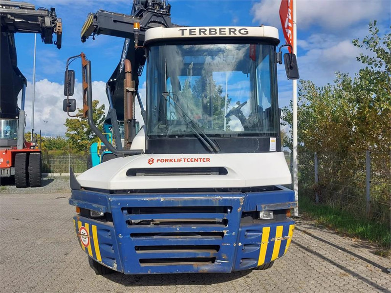 Terberg RT283 4x4 - Tracteur portuaire: photos 5 Terberg RT283 4x4 - Tracteur portuaire: photos 5