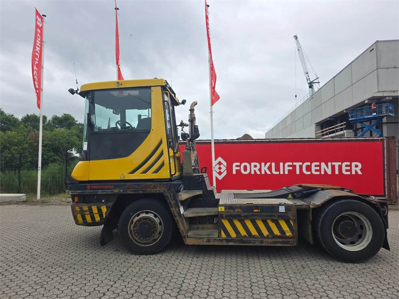 Terberg RT283 4x4 - Tracteur portuaire: photos 4 Terberg RT283 4x4 - Tracteur portuaire: photos 4