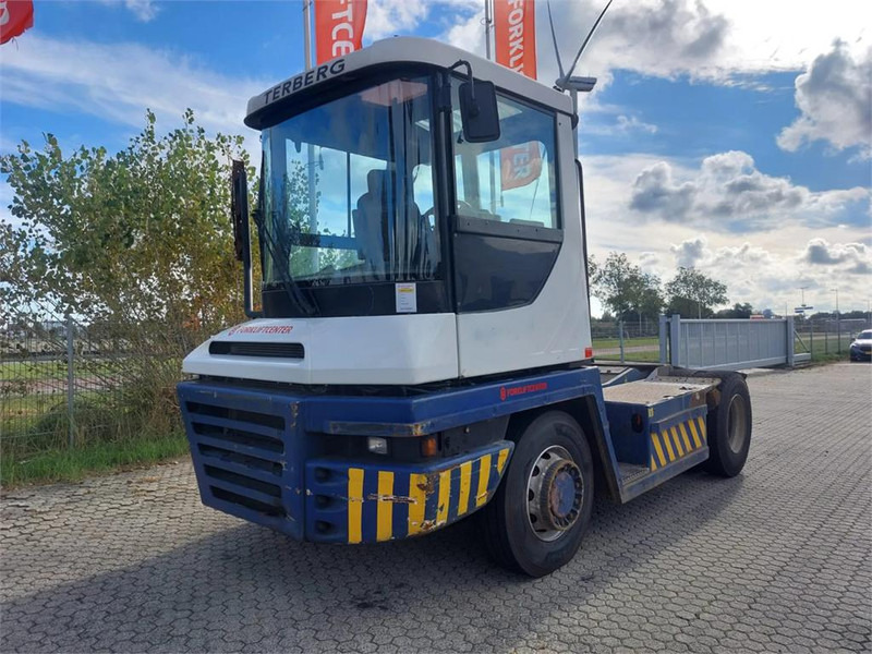 Terberg RT283 4x4 - Tracteur portuaire: photos 2 Terberg RT283 4x4 - Tracteur portuaire: photos 2