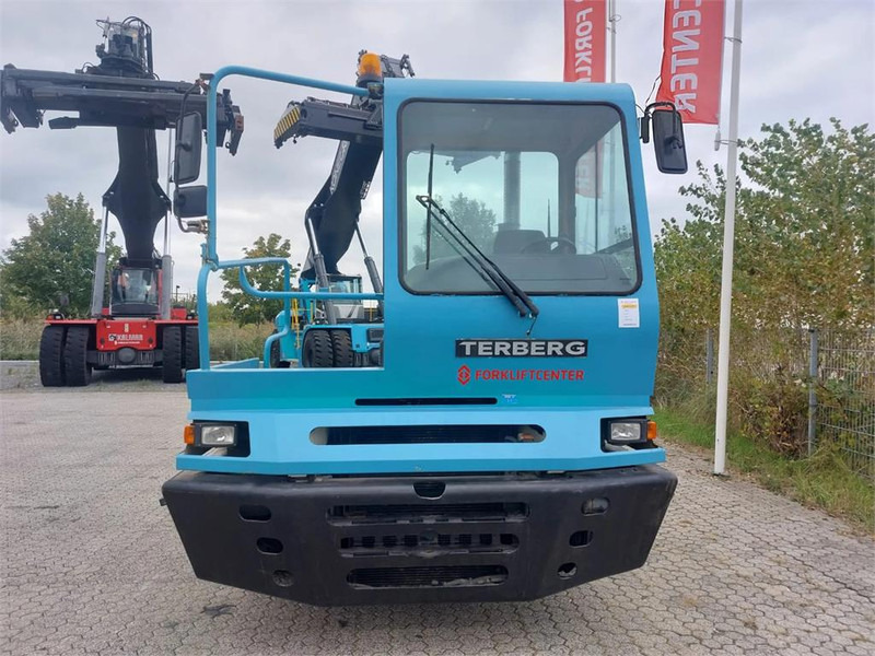 Terberg YT182 - Tracteur portuaire: photos 5 Terberg YT182 - Tracteur portuaire: photos 5