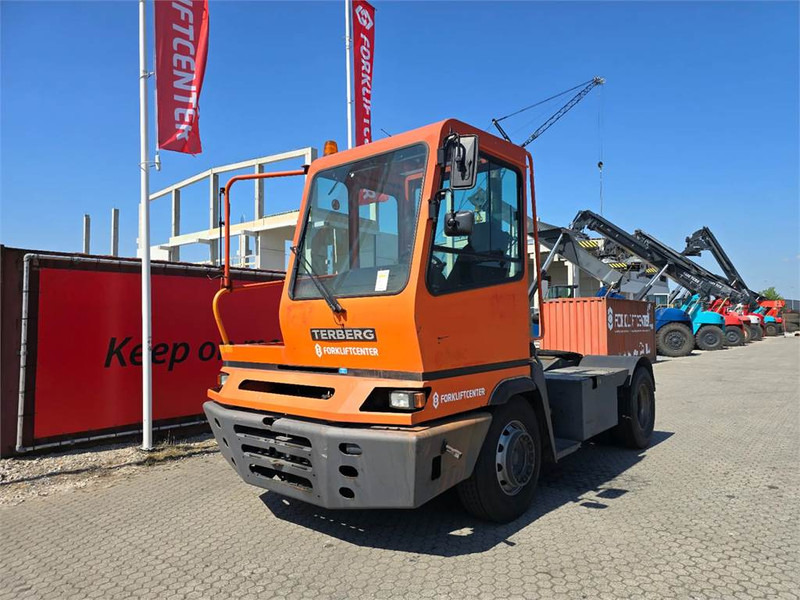 Terberg YT182 - Tracteur portuaire: photos 2 Terberg YT182 - Tracteur portuaire: photos 2