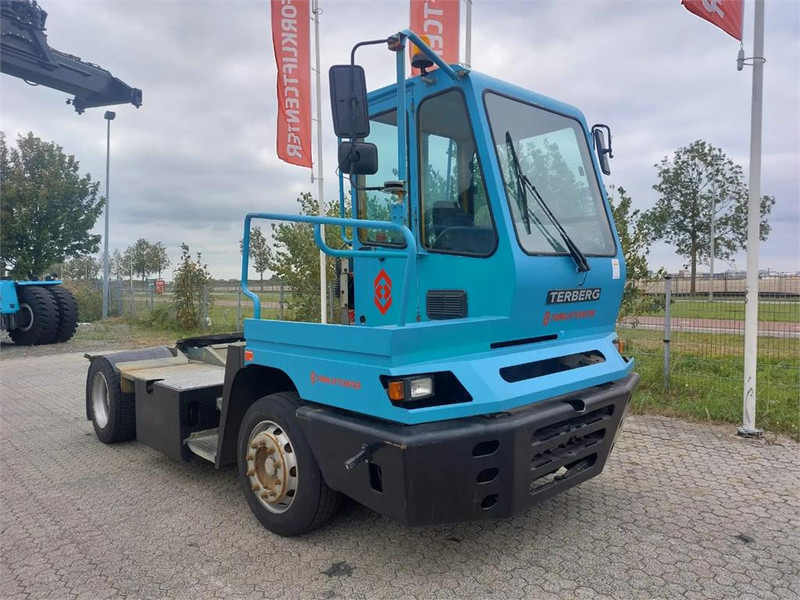 Terberg YT182 - Tracteur portuaire: photos 1 Terberg YT182 - Tracteur portuaire: photos 1