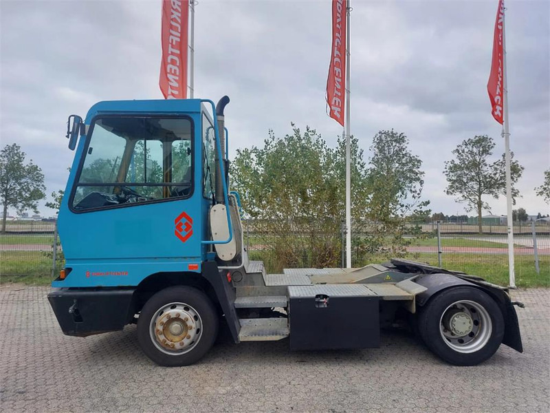 Terberg YT182 - Tracteur portuaire: photos 4 Terberg YT182 - Tracteur portuaire: photos 4