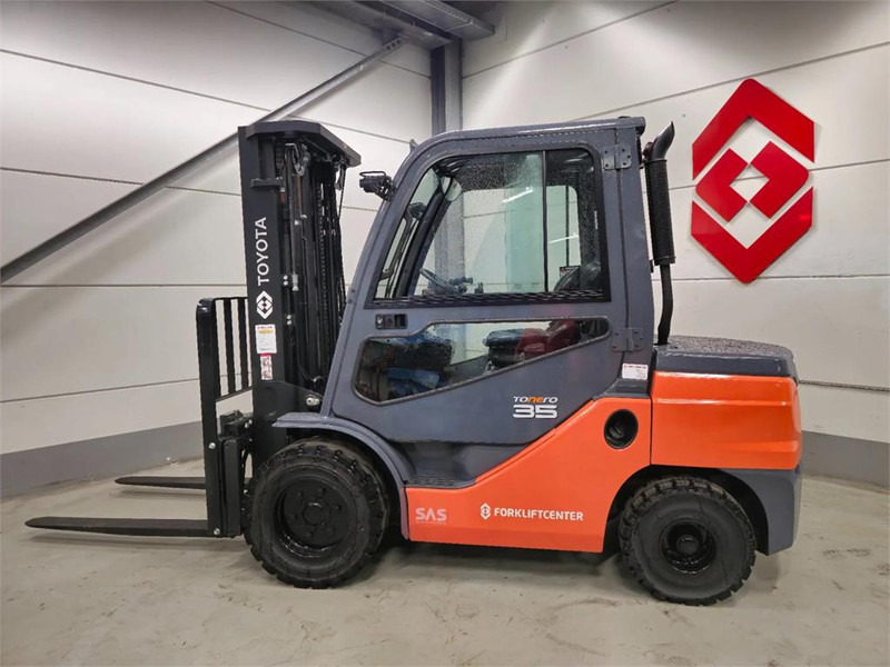 Toyota 52-8FDJF35 - Chariot élévateur diesel: photos 2 Toyota 52-8FDJF35 - Chariot élévateur diesel: photos 2