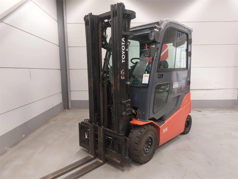 Toyota 8FBMKT25 - Chariot élévateur électrique: photos 4 Toyota 8FBMKT25 - Chariot élévateur électrique: photos 4