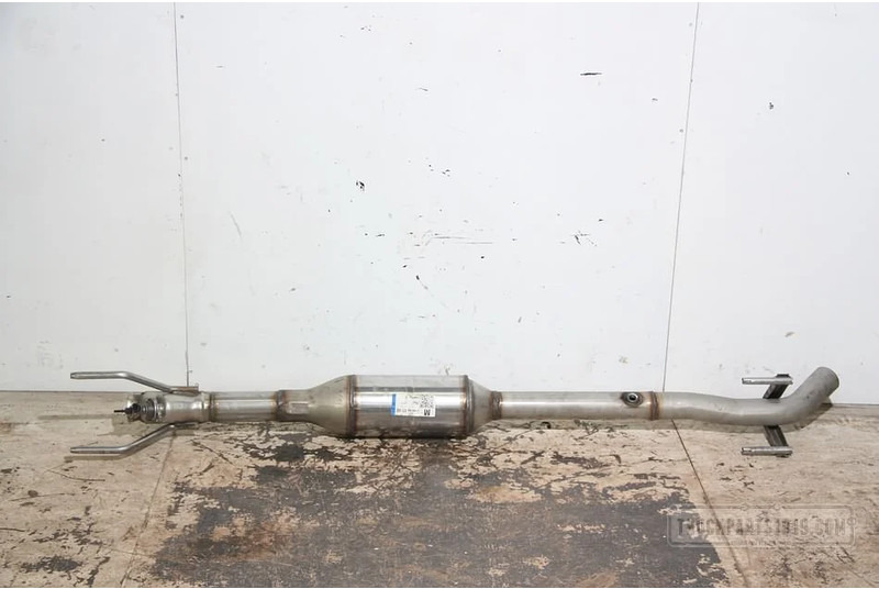 Mercedes-Benz Exhaust System Uitlaatpijp + kat - Système d'échappement pour Camion: photos 1 Mercedes-Benz Exhaust System Uitlaatpijp + kat - Système d'échappement pour Camion: photos 1