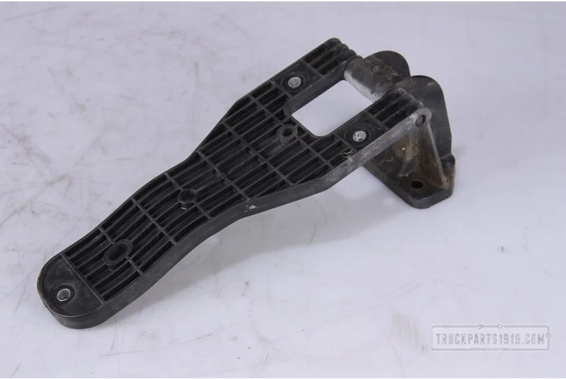 Renault Body & Chassis Parts Scharnier voor grille Renault - Capot pour Camion: photos 1 Renault Body & Chassis Parts Scharnier voor grille Renault - Capot pour Camion: photos 1