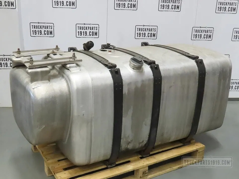 Scania 2532047 Brandstoftank + steunen 710L - Réservoir de carburant pour Camion: photos 1 Scania 2532047 Brandstoftank + steunen 710L - Réservoir de carburant pour Camion: photos 1