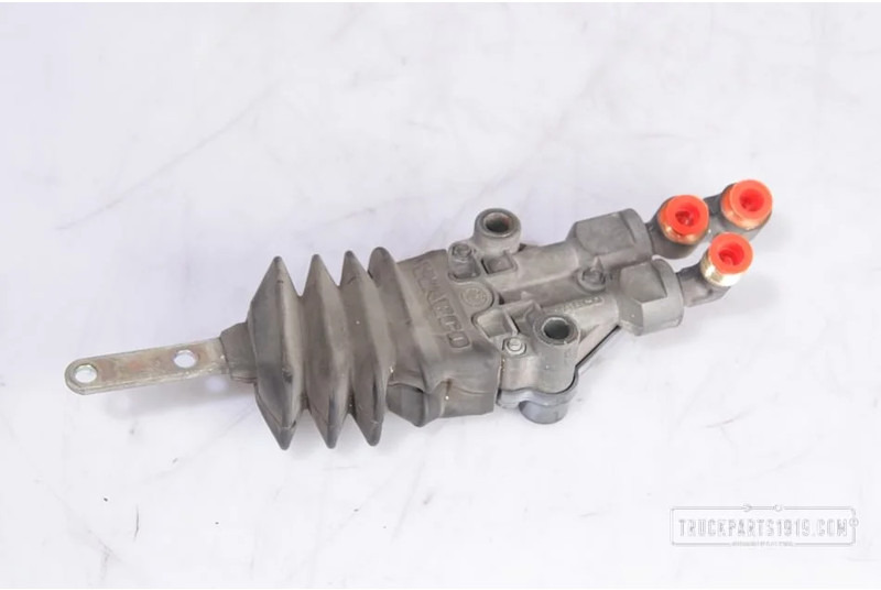 Scania Compressed Air System Hoogteregelklep 4640070100 - Valve pour Camion: photos 1 Scania Compressed Air System Hoogteregelklep 4640070100 - Valve pour Camion: photos 1