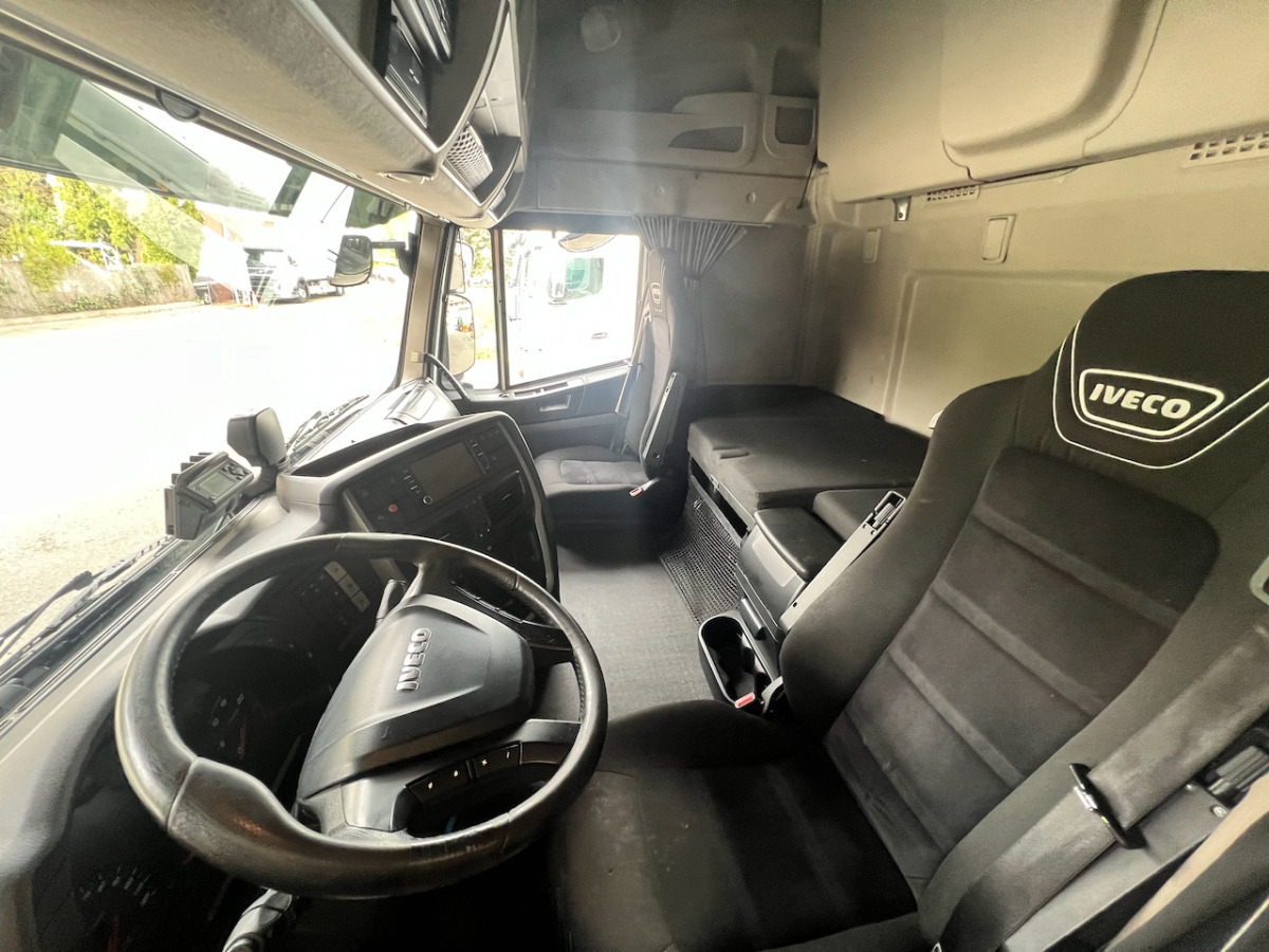 IVECO 190S46 Stralis - Camion fourgon: photos 4 IVECO 190S46 Stralis - Camion fourgon: photos 4