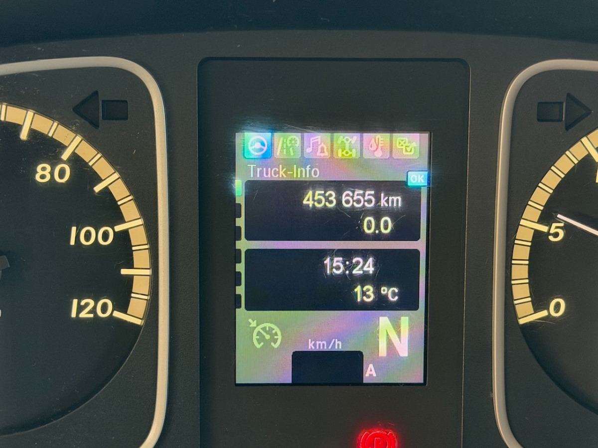 MERCEDES 1224 L - Camion à rideaux coulissants: photos 5 MERCEDES 1224 L - Camion à rideaux coulissants: photos 5