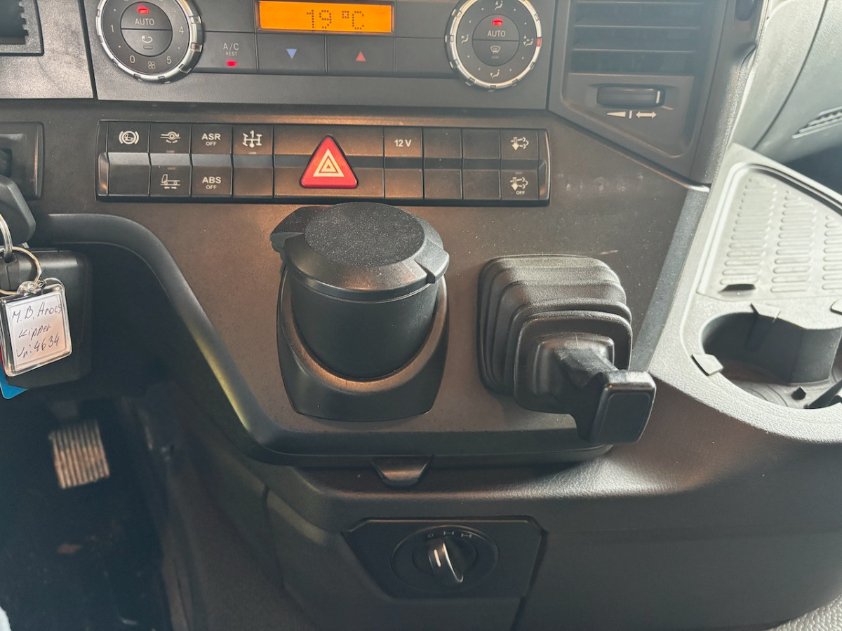 Camion benne MERCEDES Arocs 3251: photos 8 Camion benne MERCEDES Arocs 3251: photos 8