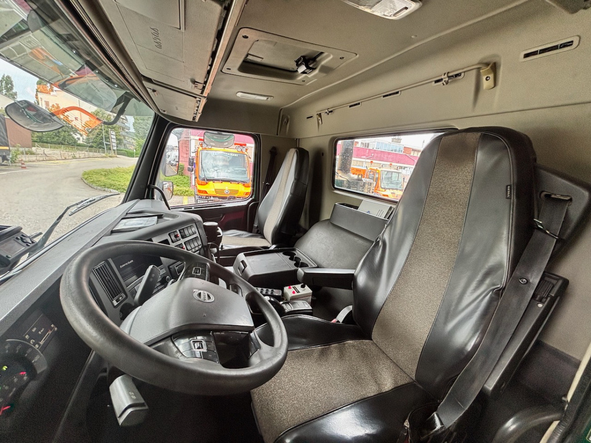 VOLVO FMX-500 8x4R - Camion ampliroll: photos 4 VOLVO FMX-500 8x4R - Camion ampliroll: photos 4