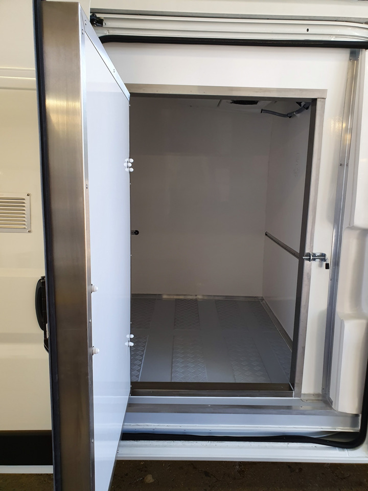 Renault Master L3H2 Tiefkühlkasten -18°C - Utilitaire frigorifique: photos 5 Renault Master L3H2 Tiefkühlkasten -18°C - Utilitaire frigorifique: photos 5