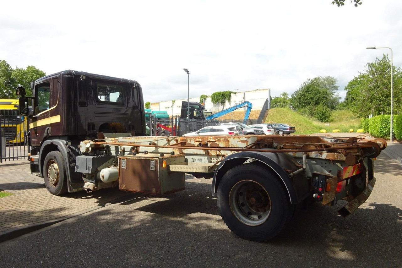 Scania P230 Cp16 - Camion ampliroll: photos 4 Scania P230 Cp16 - Camion ampliroll: photos 4