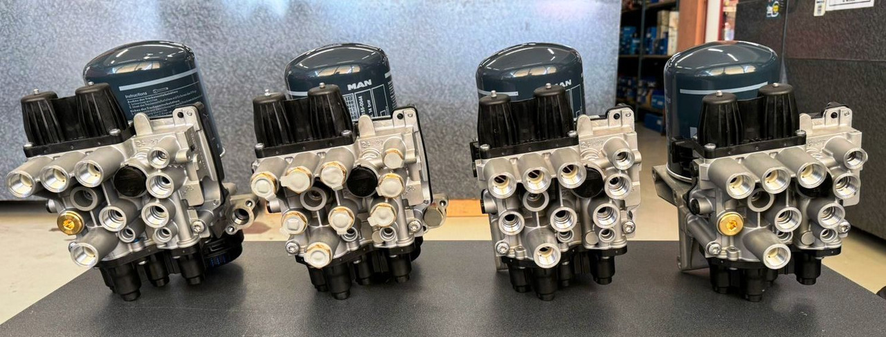 AIR DRIER ELECTRONIC CONTROL UNITS EAM MAN TGS - Pièces de frein: photos 2 AIR DRIER ELECTRONIC CONTROL UNITS EAM MAN TGS - Pièces de frein: photos 2