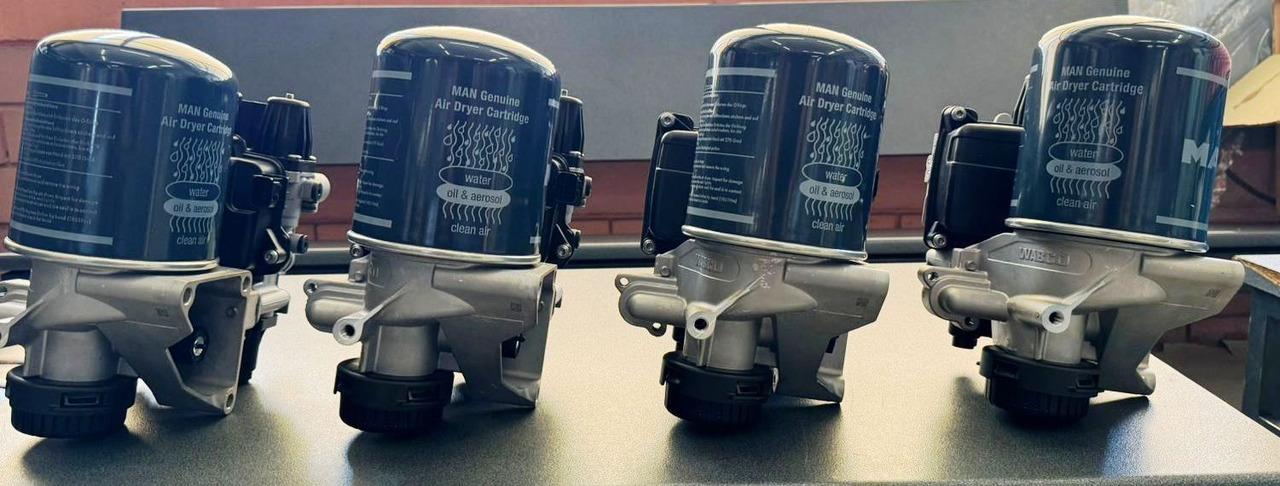 AIR DRIER ELECTRONIC CONTROL UNITS EAM MAN TGS - Pièces de frein: photos 1 AIR DRIER ELECTRONIC CONTROL UNITS EAM MAN TGS - Pièces de frein: photos 1