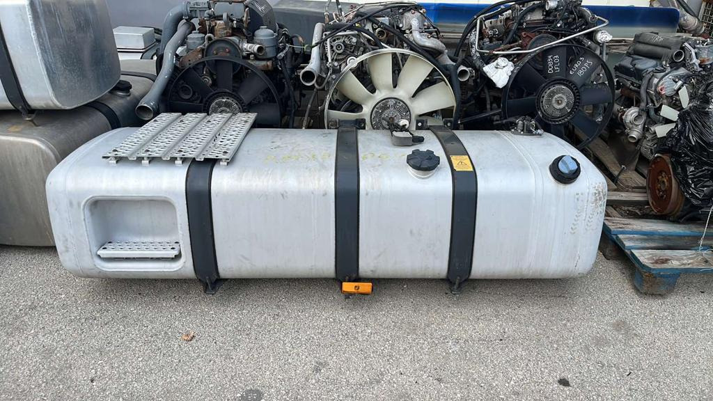 MERCEDES-BENZ,MAN ACTROS MP4,TGA,TGX - Réservoir de carburant pour Camion: photos 1 MERCEDES-BENZ,MAN ACTROS MP4,TGA,TGX - Réservoir de carburant pour Camion: photos 1