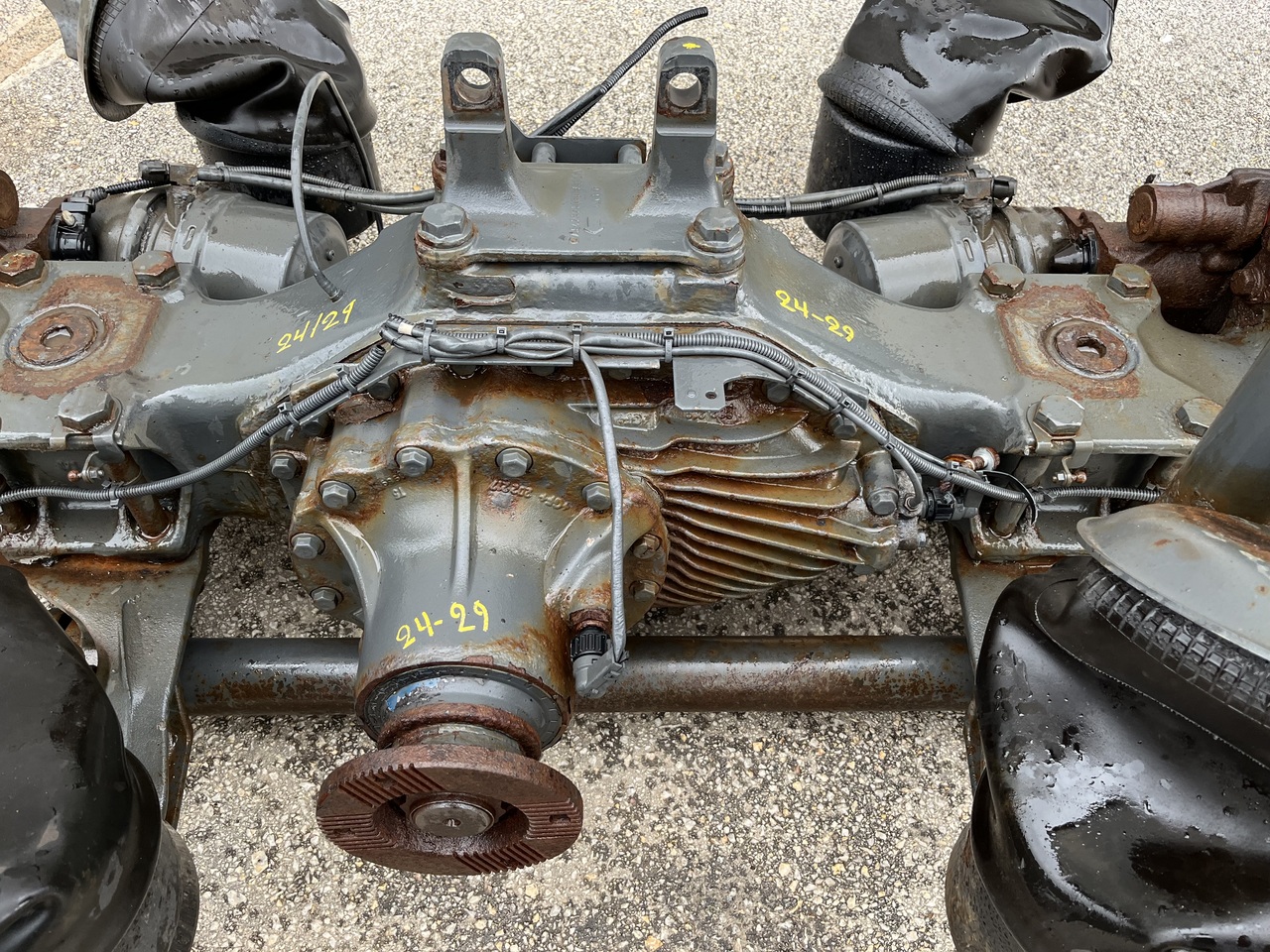 REAR AXLE WITH DIFFERENTIAL GEAR ,RATIO 29:24 - Différentiel pour Camion: photos 2 REAR AXLE WITH DIFFERENTIAL GEAR ,RATIO 29:24 - Différentiel pour Camion: photos 2