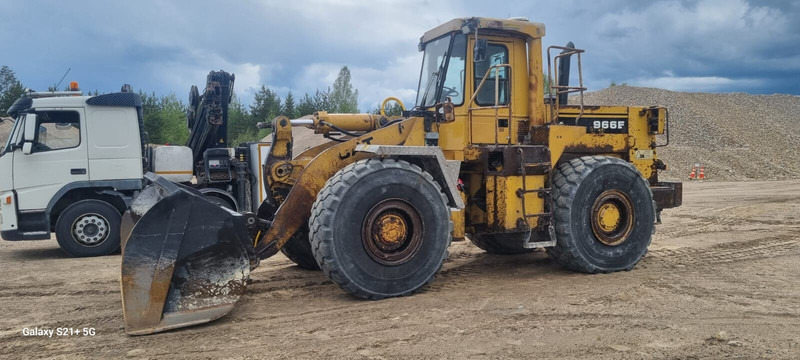Caterpillar 966E - Chargeuse sur pneus: photos 2 Caterpillar 966E - Chargeuse sur pneus: photos 2