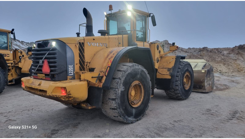 Volvo L220E - Chargeuse sur pneus: photos 1 Volvo L220E - Chargeuse sur pneus: photos 1