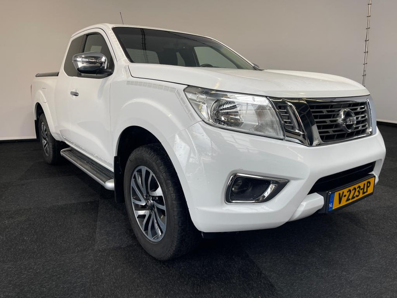 Nissan Navara NP300 Navara King Cab 2.3 dCi 160 Visia Trekhaak 3500 kg - Fourgon plateau: photos 1 Nissan Navara NP300 Navara King Cab 2.3 dCi 160 Visia Trekhaak 3500 kg - Fourgon plateau: photos 1