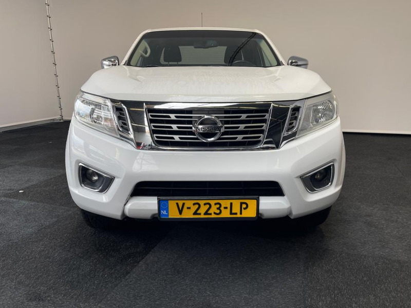 Nissan Navara NP300 Navara King Cab 2.3 dCi 160 Visia Trekhaak 3500 kg - Fourgon plateau: photos 5 Nissan Navara NP300 Navara King Cab 2.3 dCi 160 Visia Trekhaak 3500 kg - Fourgon plateau: photos 5