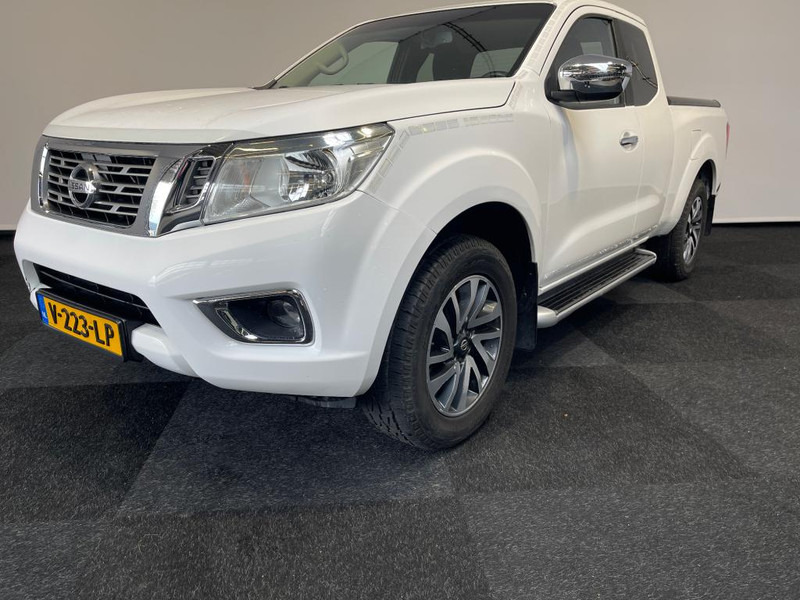 Nissan Navara NP300 Navara King Cab 2.3 dCi 160 Visia Trekhaak 3500 kg - Fourgon plateau: photos 2 Nissan Navara NP300 Navara King Cab 2.3 dCi 160 Visia Trekhaak 3500 kg - Fourgon plateau: photos 2