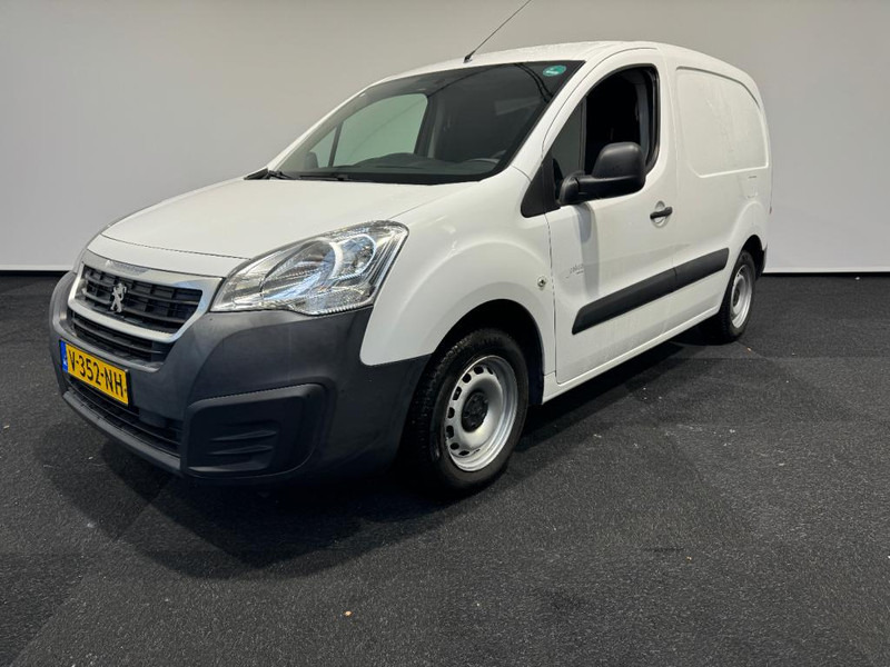 Peugeot Partner Partner L1H1. 1.6 HDi 75 Apk 2026. Airco - Fourgonnette: photos 2 Peugeot Partner Partner L1H1. 1.6 HDi 75 Apk 2026. Airco - Fourgonnette: photos 2
