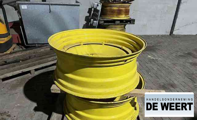 Diversen velgen 38" , voor john deere , case - Pneus et jantes pour Machine agricole: photos 3 Diversen velgen 38" , voor john deere , case - Pneus et jantes pour Machine agricole: photos 3